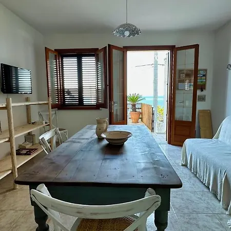 Holiday home Marina Di - Alisso, Casa Vista Mare Con Parcheggio Privato E Wifi *