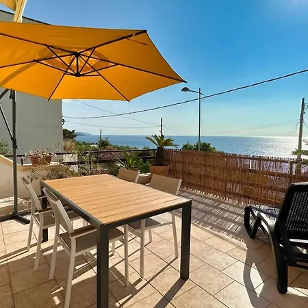 Holiday home Marina Di - Alisso, Casa Vista Mare Con Parcheggio Privato E Wifi