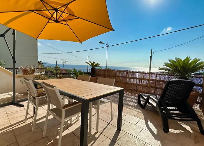 Casa vacanze Marina Di - Alisso, Casa Vista Mare Con Parcheggio Privato E Wifi